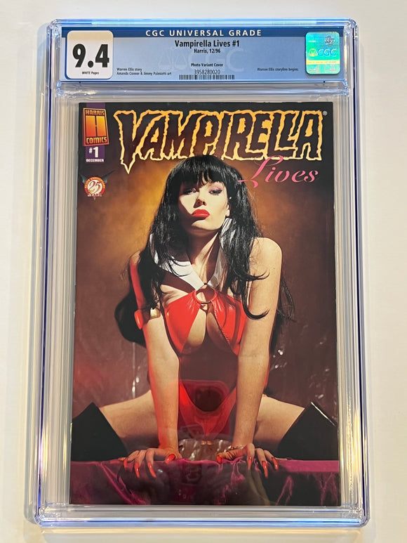Vampirella Lives 1 CGC 9.4 - Photo variant