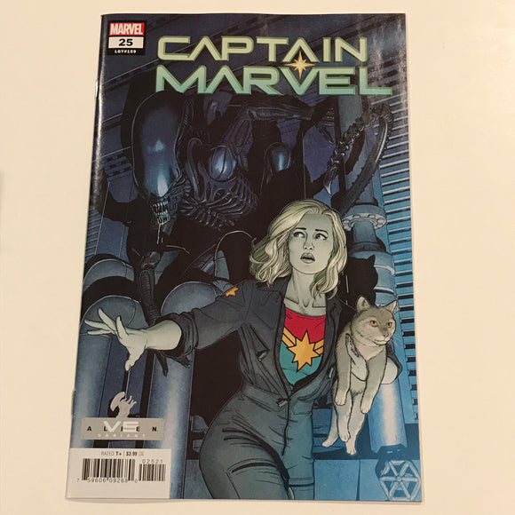 Captain Marvel 25 (2019) Marvel Vs Alien variant by Jamie McKelvie - Marvel Comics